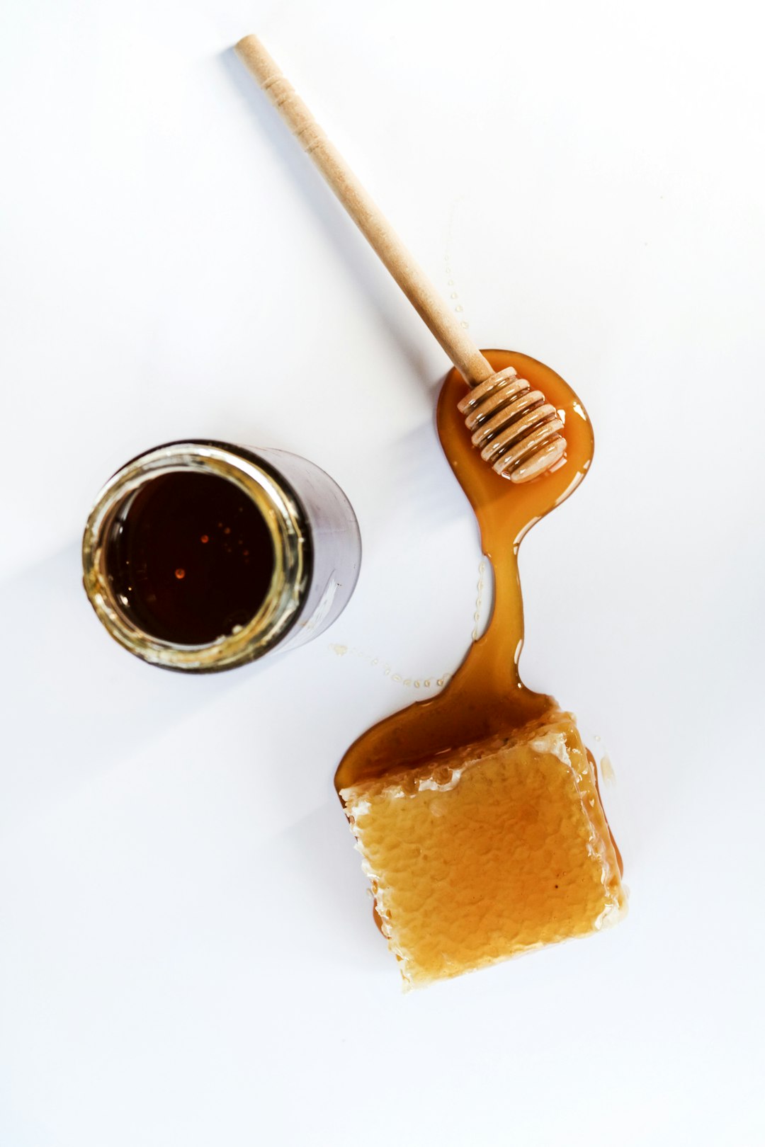 Manuka Honey: The Sweet Shield (image credits: unsplash)