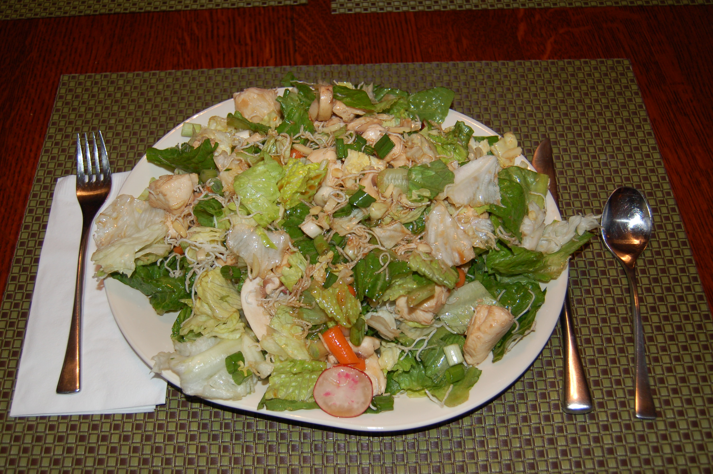 Asian Chicken Salad (image credits: wikimedia)
