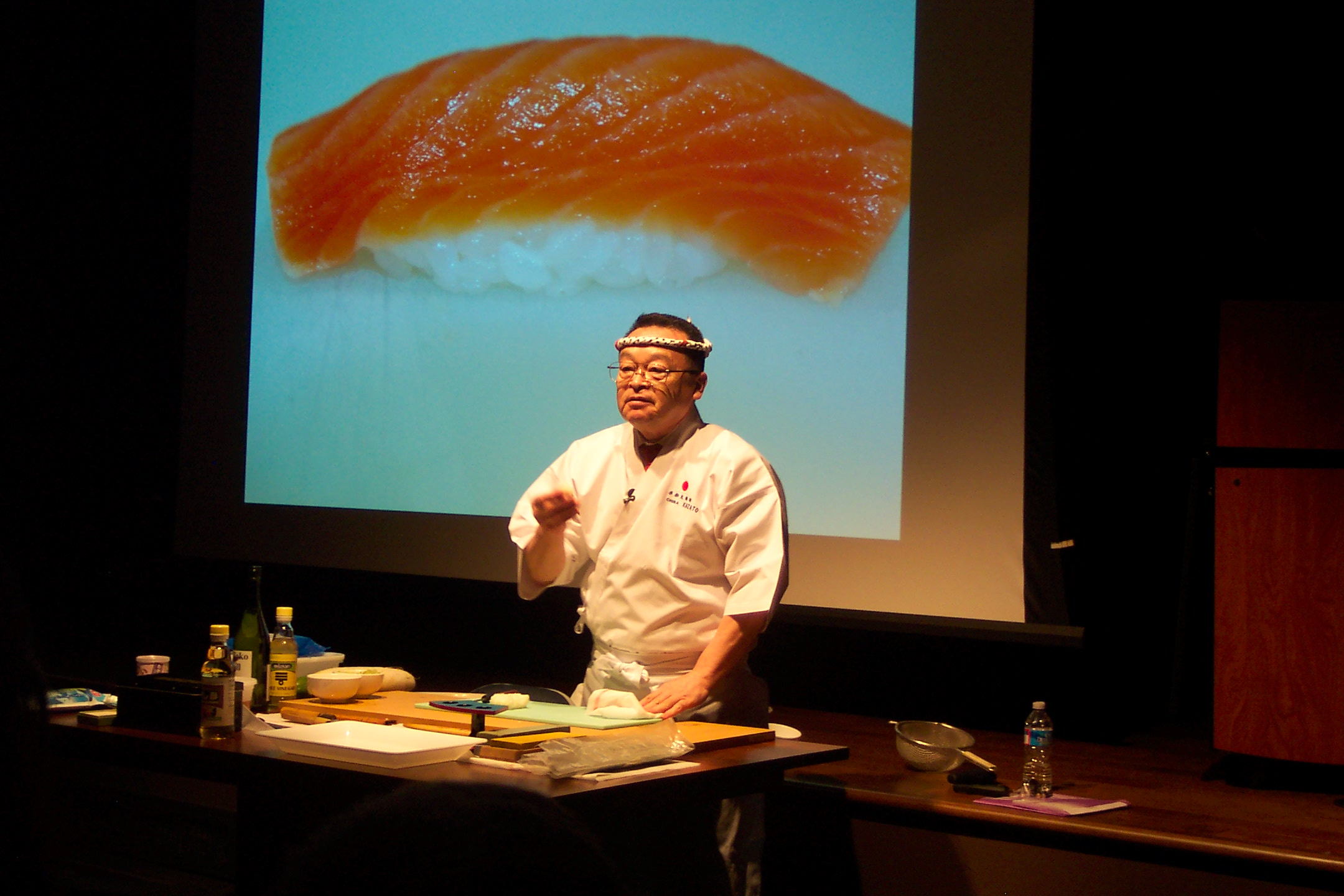 Fine Dining and the Sushi Chef’s Art (image credits: wikimedia)