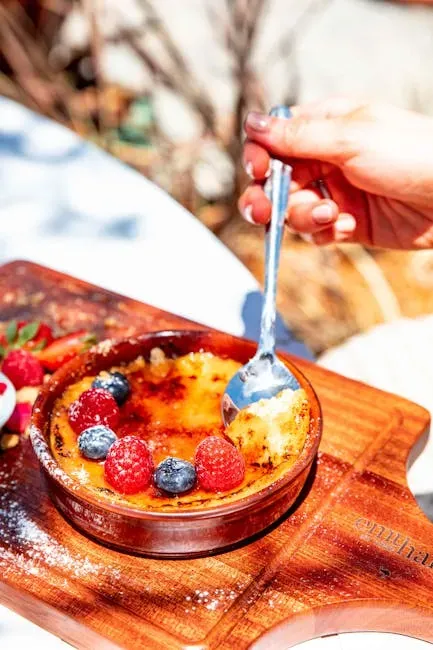 3. Crème Brûlée: The Sound of the Spoon (Image Credits: Pexels)