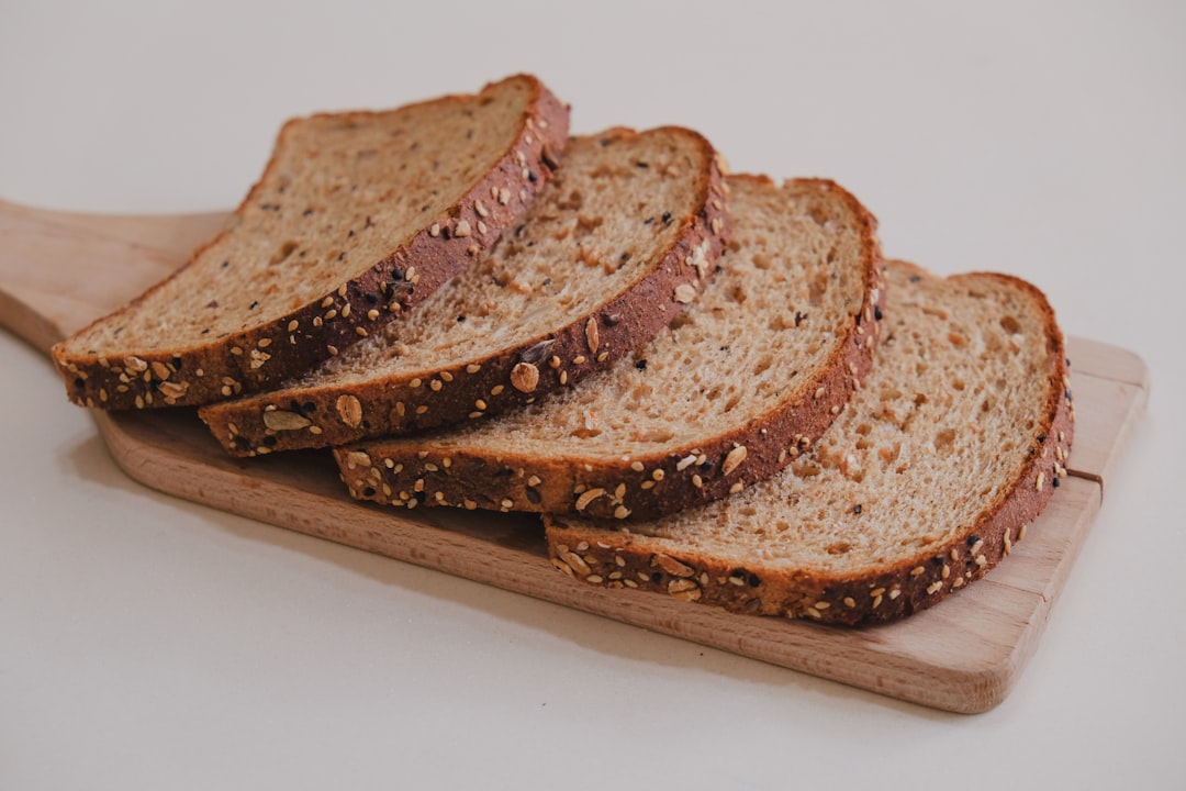 Whole Grain vs. White Bread: The Real Difference (image credits: unsplash)