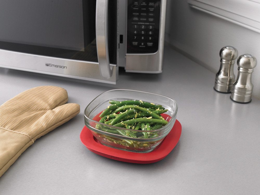 Using Improper Containers for Microwave Reheating (Image Credits: Flickr)
