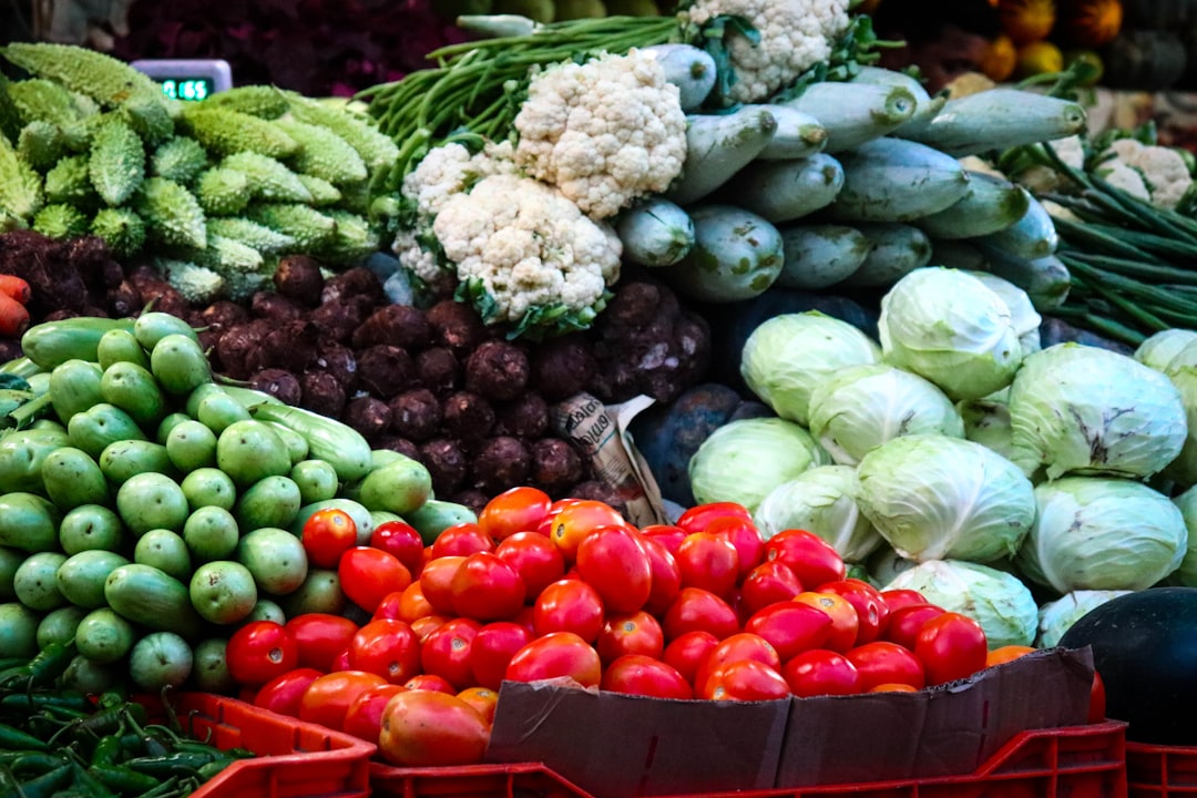 Storing Fruits and Vegetables Together (image credits: unsplash)