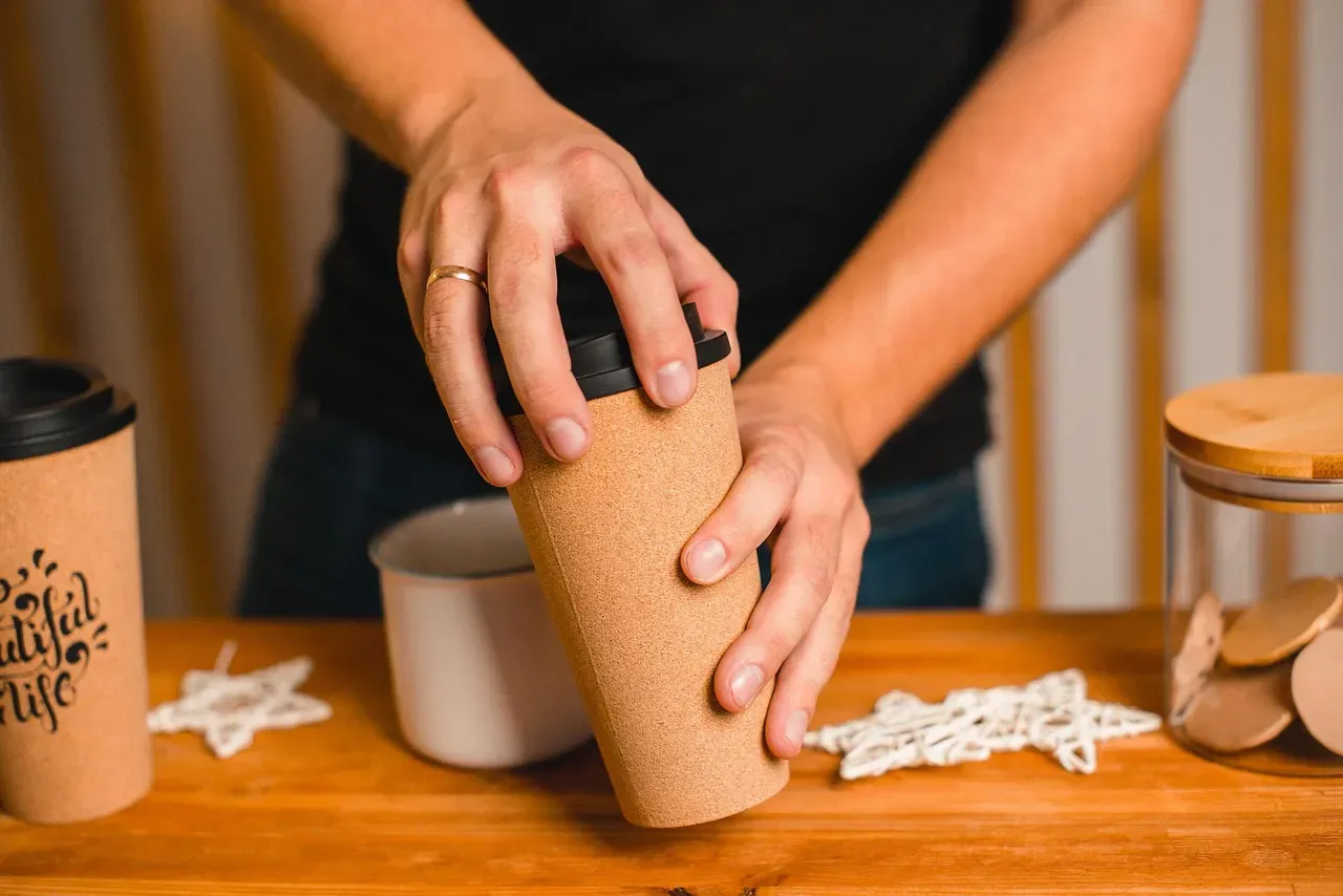 9. You Order Something Incredibly Complicated and Don't Tip (Image Credits: Pixabay)