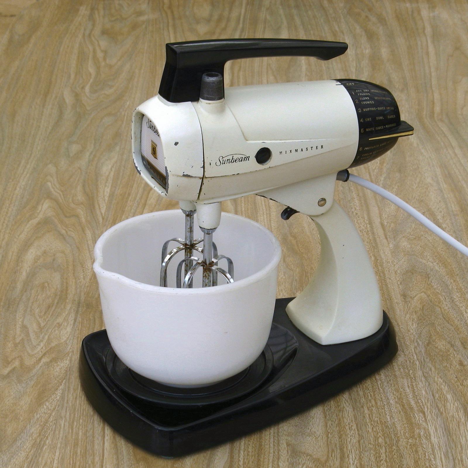 Sunbeam Mixmaster Stand Mixers (Image Credits: Wikimedia)