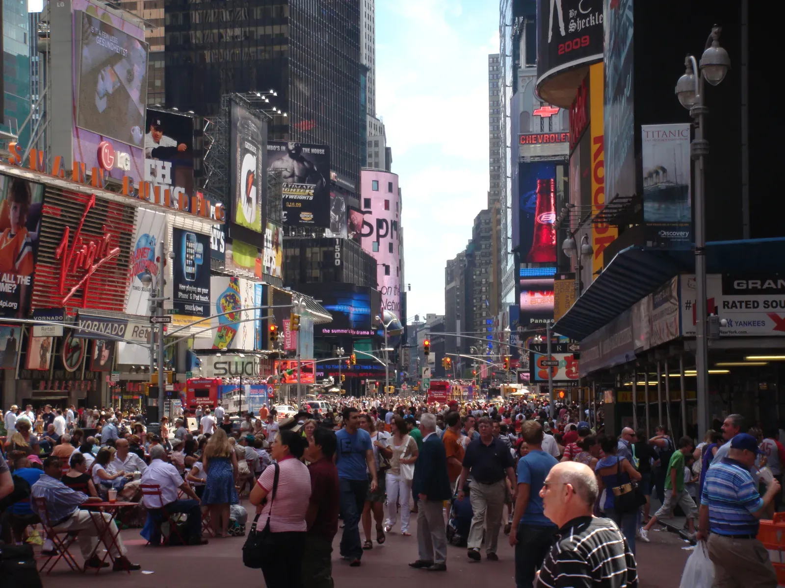 Times Square: The World's Most Expensive Disappointment (Image Credits: Wikimedia)