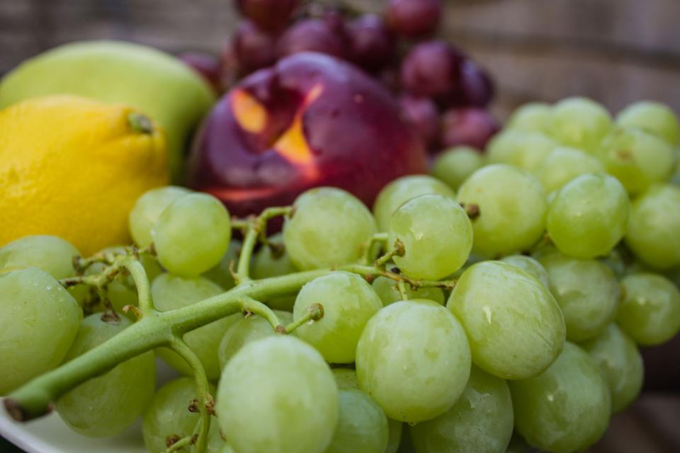 Grapes: Small but Mighty Sugar Bombs (image credits: stocksnap)