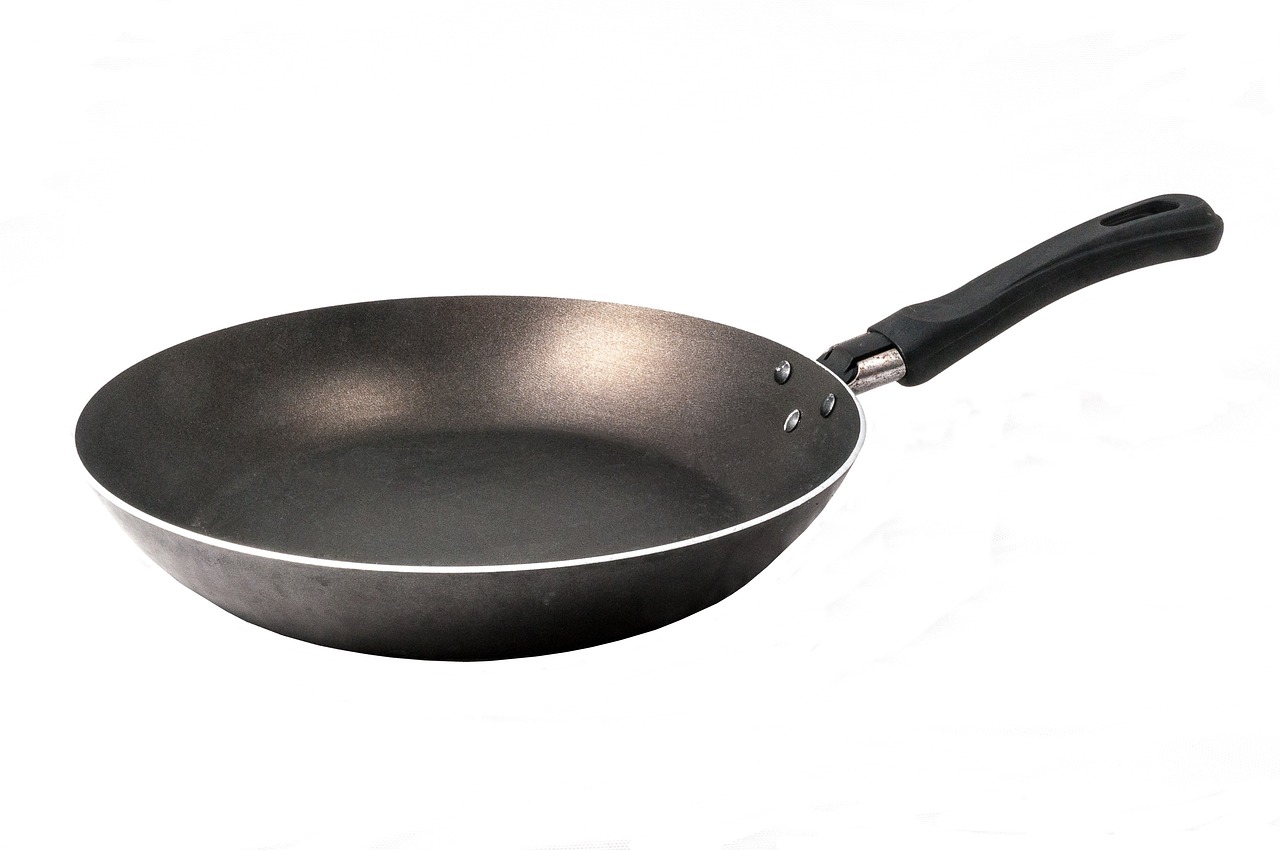 Choosing the Right Pan: Non-Stick is Your Friend (image credits: pixabay)