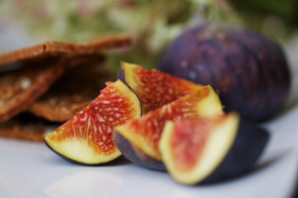 Figs: Fiber-Packed but Filling (image credits: stocksnap)