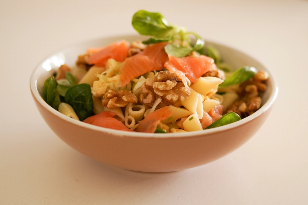 Chicken and Pasta: The Ultimate Warning Sign (image credits: rawpixel)