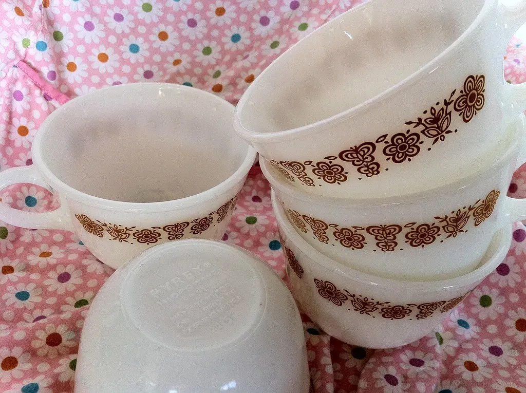 Vintage Pyrex Measuring Cups Remain Kitchen Essentials (Image Credits: Flickr)