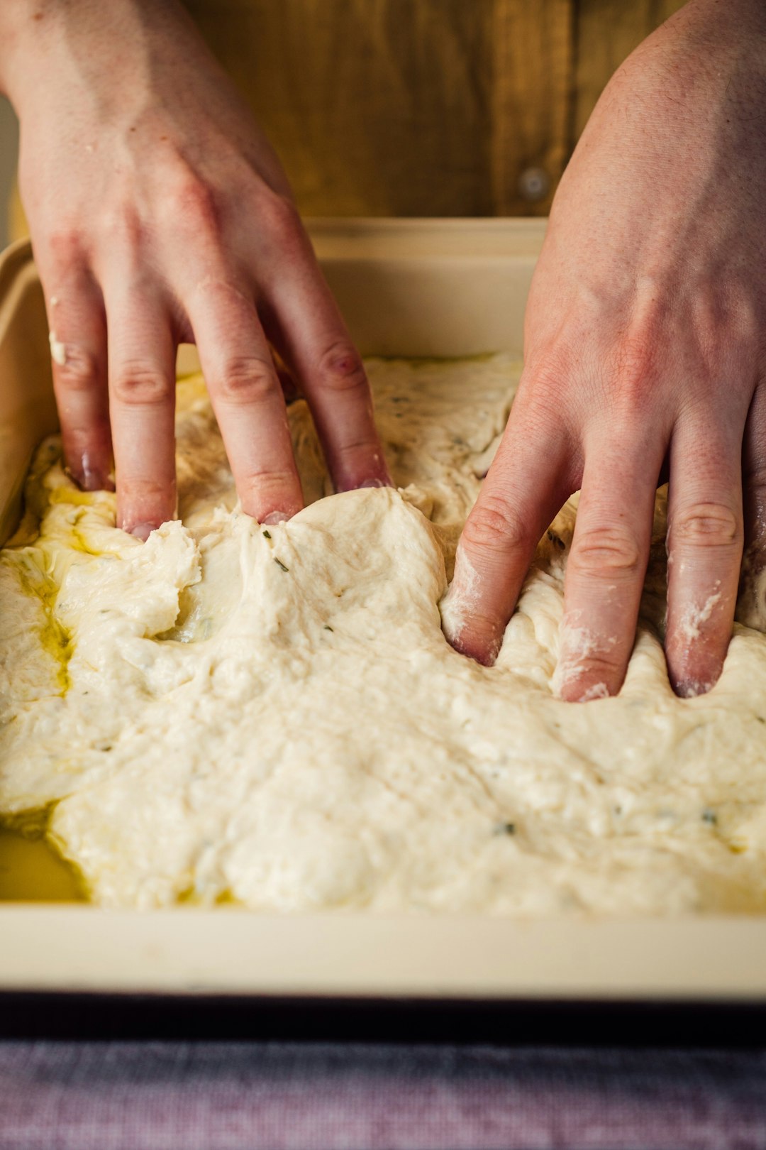 Sift Flour Through Fingers (Image Credits: Unsplash)