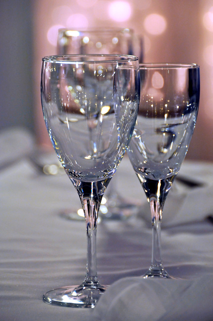 Not Drinking Enough Water Before or During Dinner (image credits: flickr)