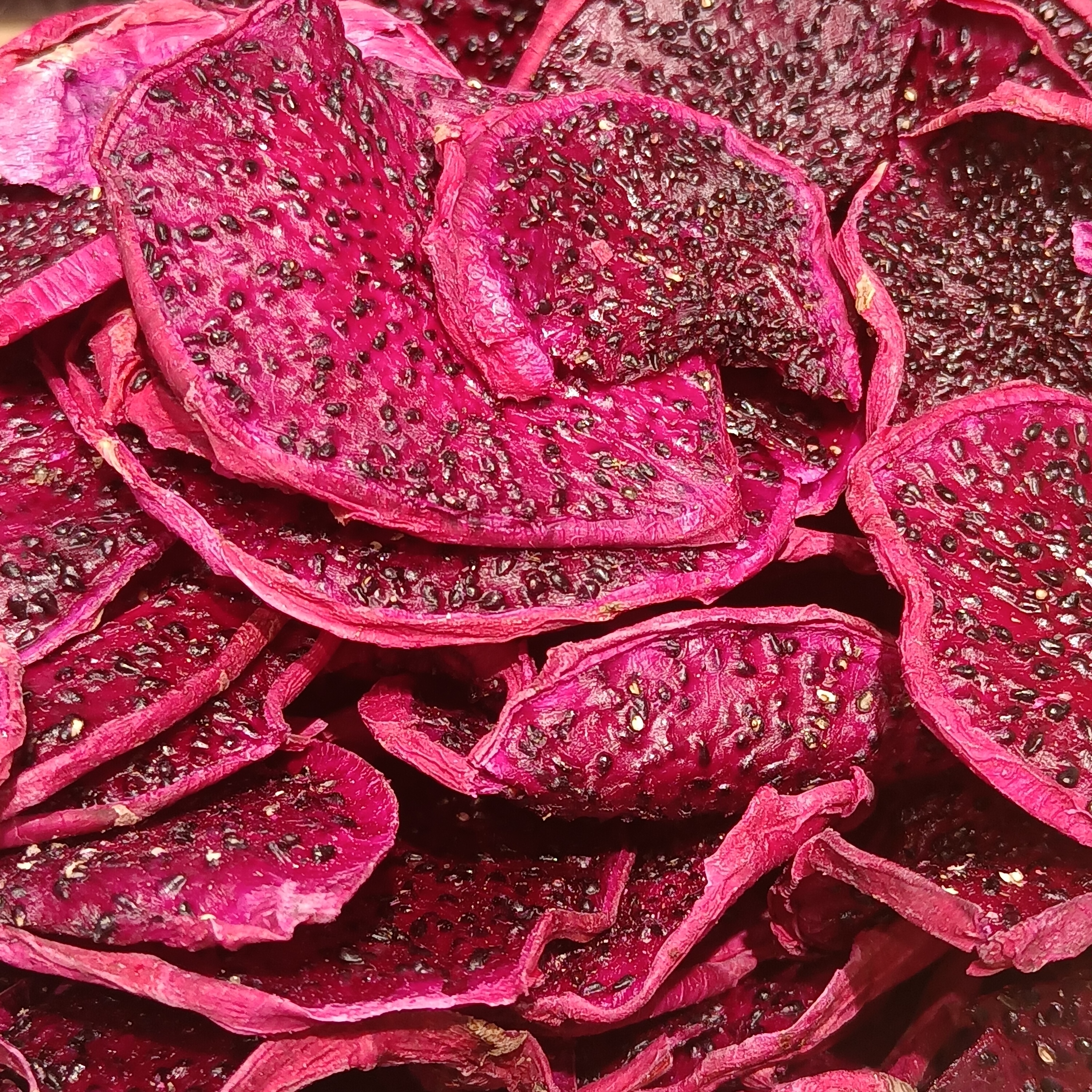 Freeze-Dried Fruit Creates Texture Troubles (image credits: wikimedia)