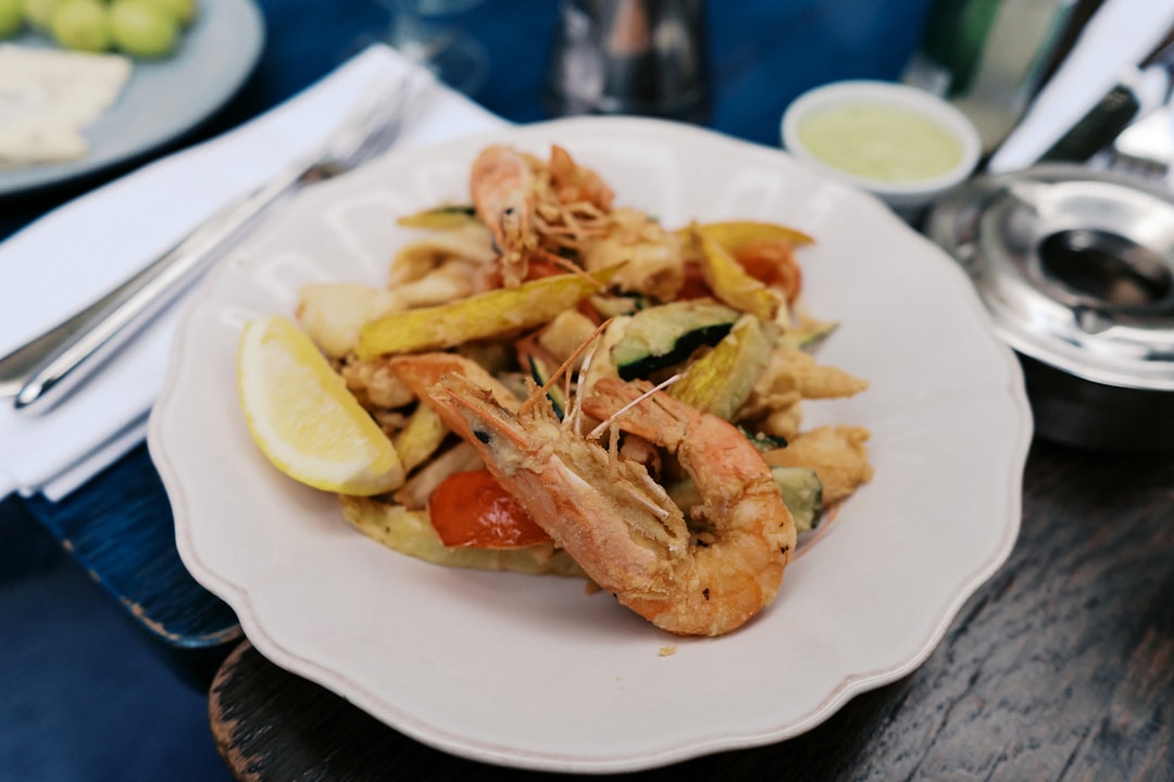 Louie Dressing - West Coast Seafood Elegance (Image Credits: Unsplash)