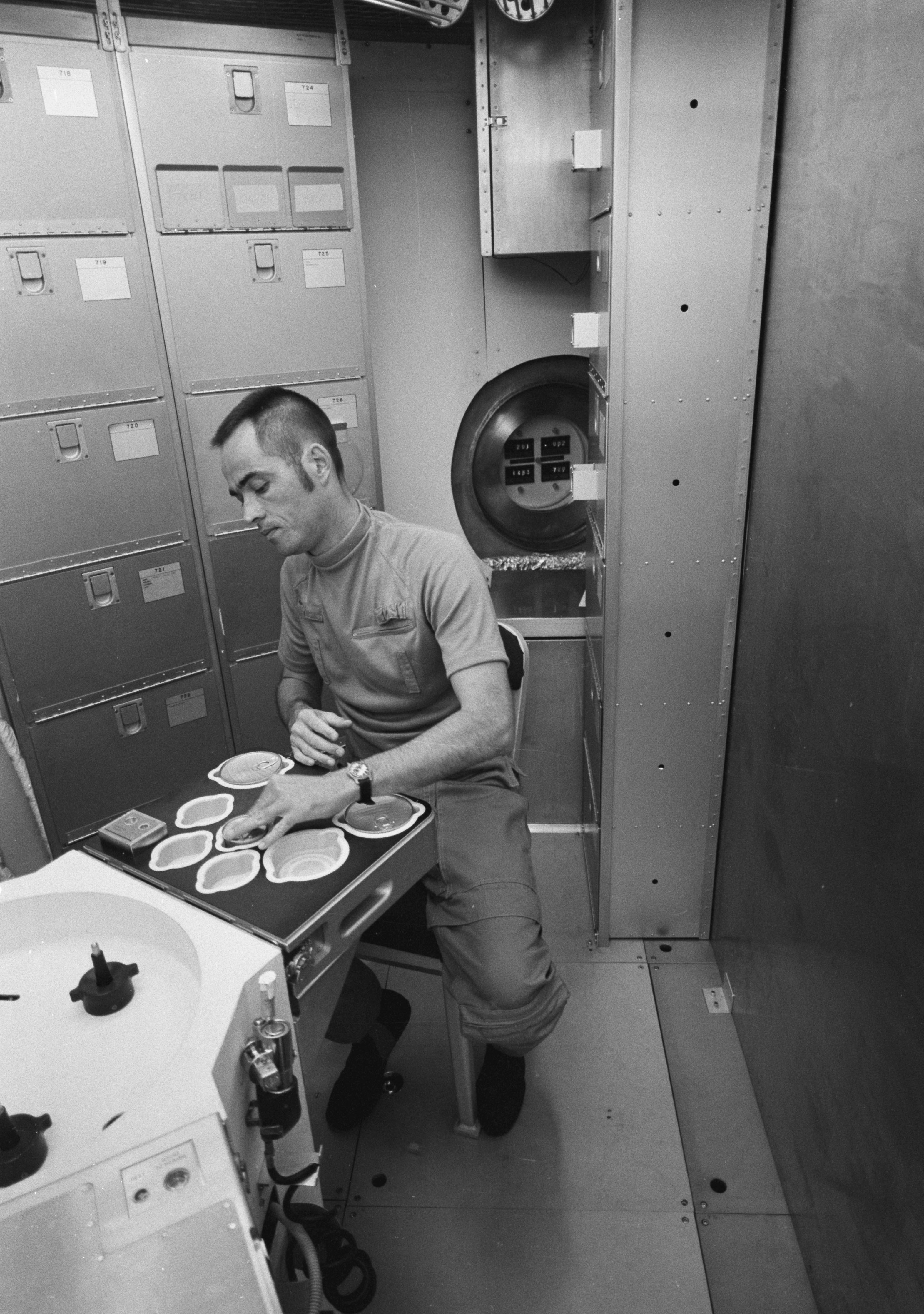 Benefits of Cooking in Space (image credits: wikimedia)