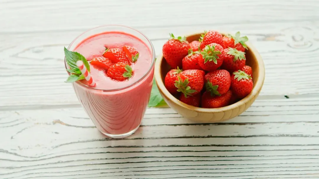 1. Your Smoothie Uses Fruit Juice as a Base Instead of Water or Milk (Image Credits: Unsplash)