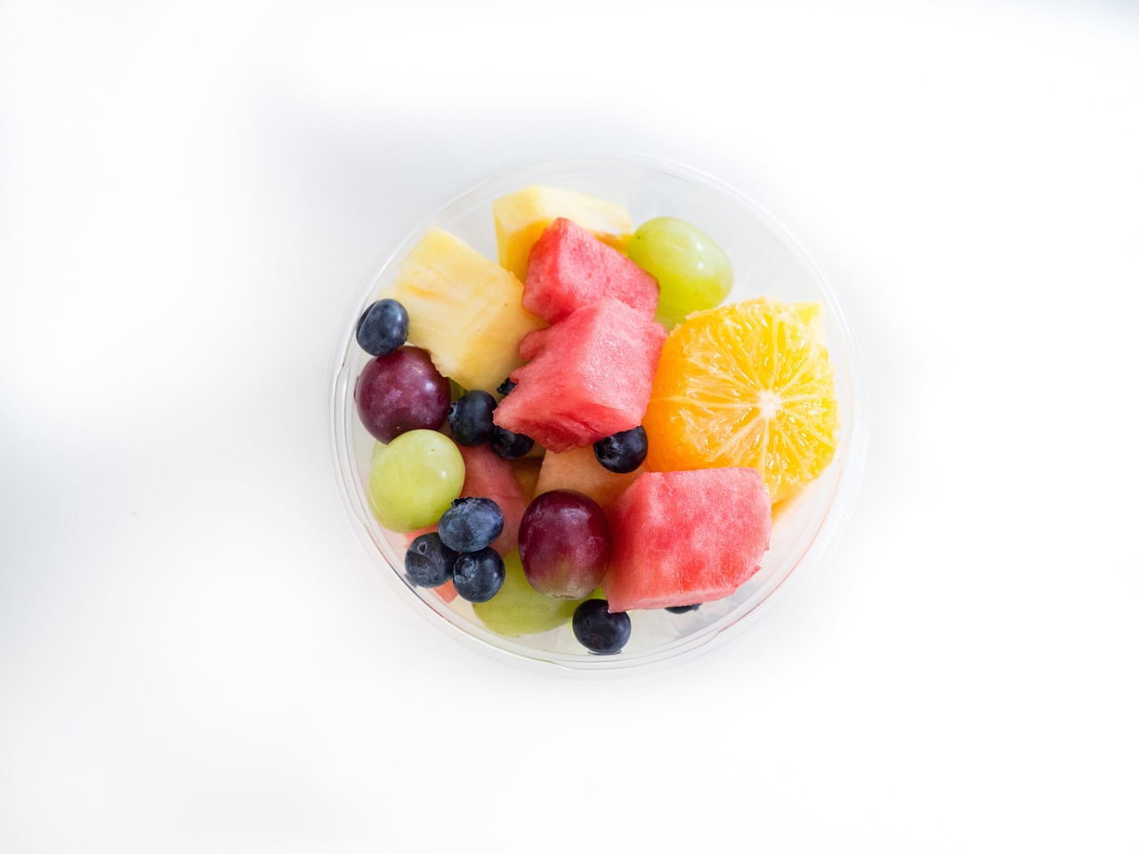 Apple Slices and Fruit Cups: Sweet Without the Guilt (image credits: pixabay)