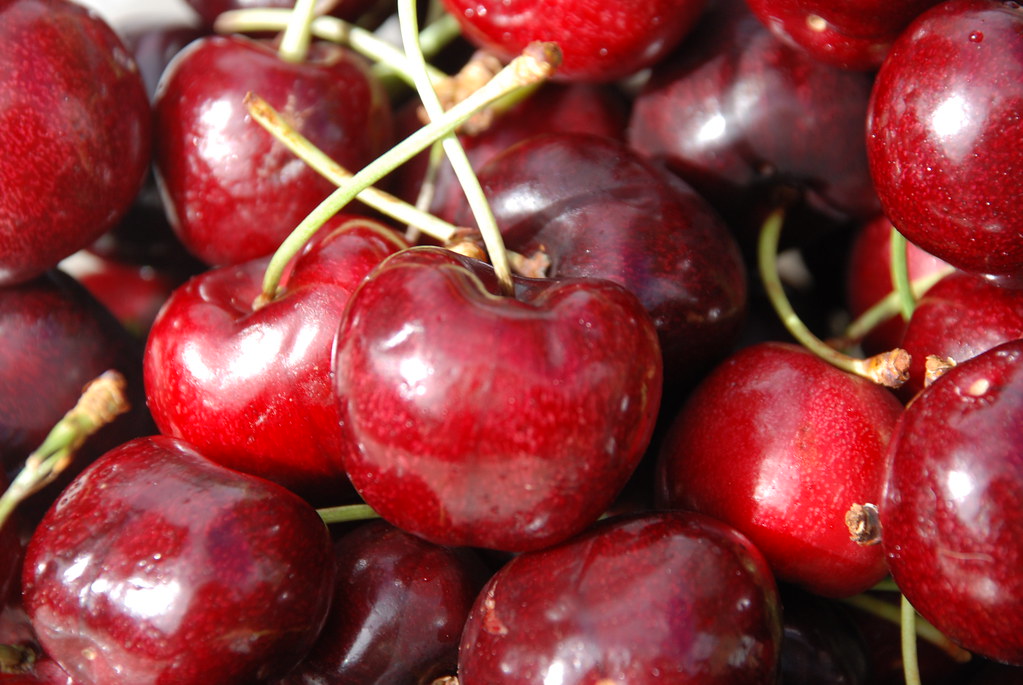 Sweet Cherries - The Addictive Little Spheres (image credits: flickr)