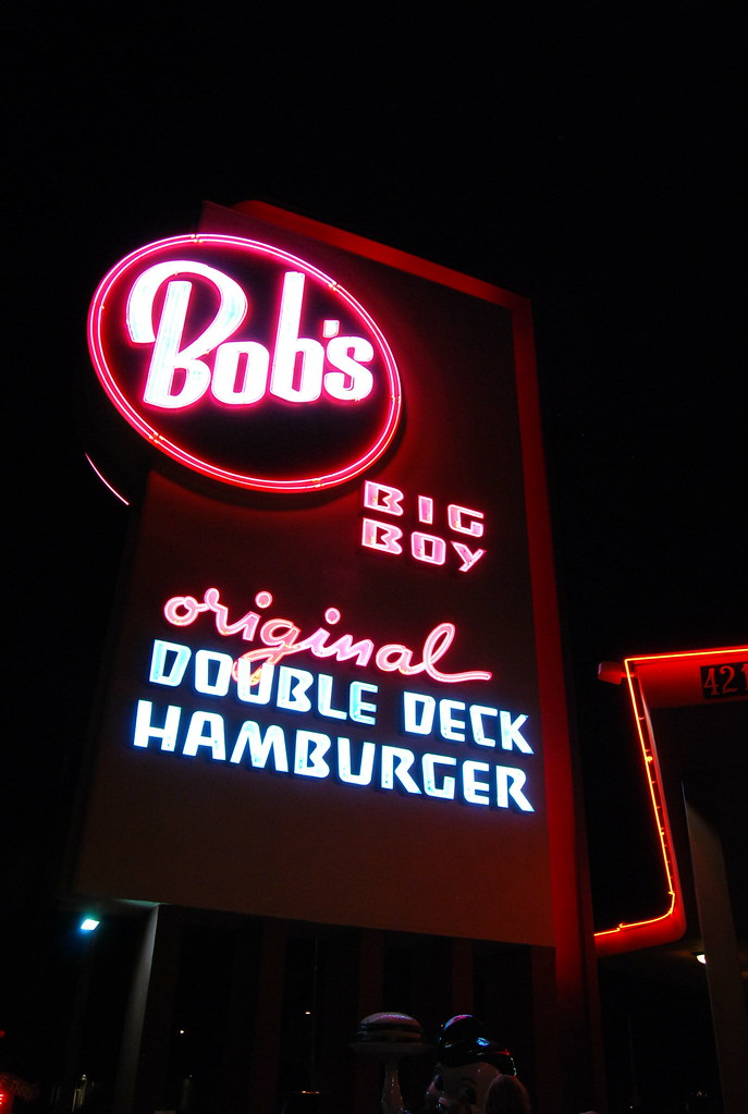 Bob's Big Boy - The Double-Decker Inventor Holds On (Image Credits: Flickr)