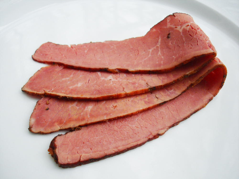 Pastrami: Spiced Perfection With an Expiration Clock (image credits: wikimedia)