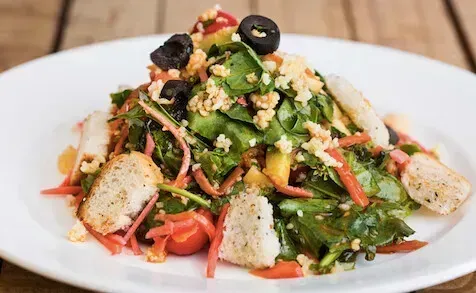 Pre-Packaged Salad Kits With Dressing and Toppings (Image Credits: Flickr)