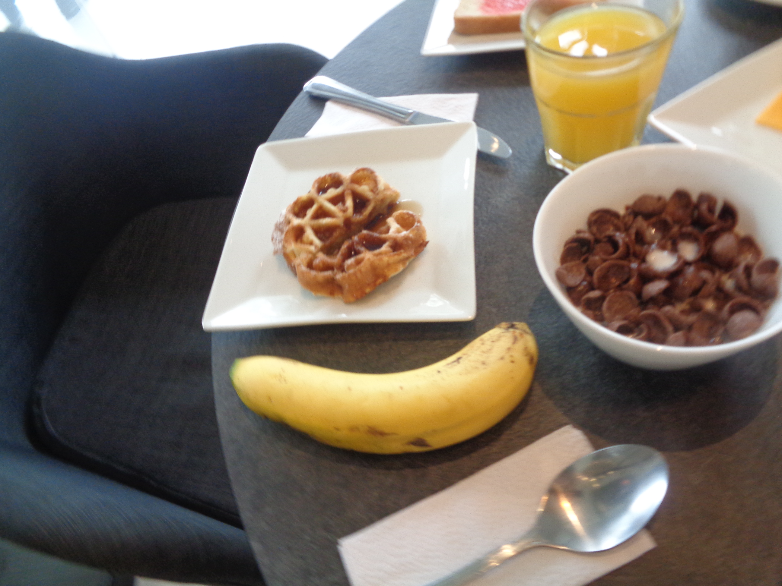 Bananas: The Classic Breakfast Trap (image credits: wikimedia)