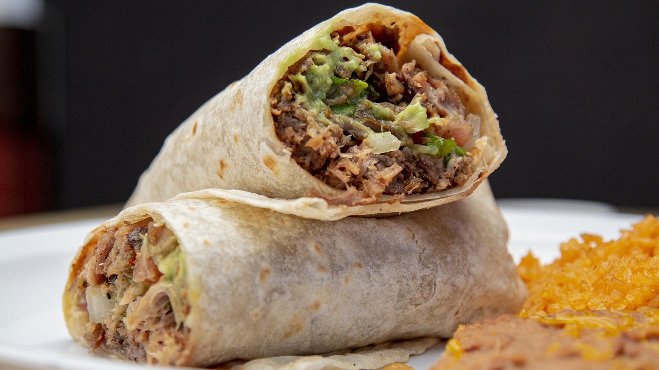 4. American-Southwestern Fusion: BBQ Burritos (image credits: pixabay)