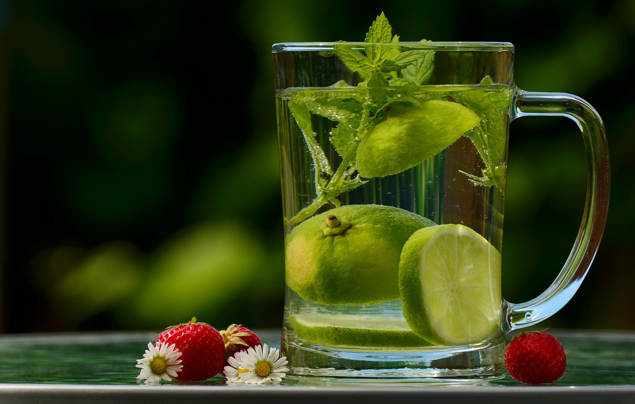 Minty Lime Iced Green Tea (image credits: pixabay)