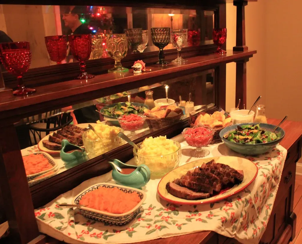 Serve Buffet-Style to Reduce Your Stress Load (Image Credits: Flickr)