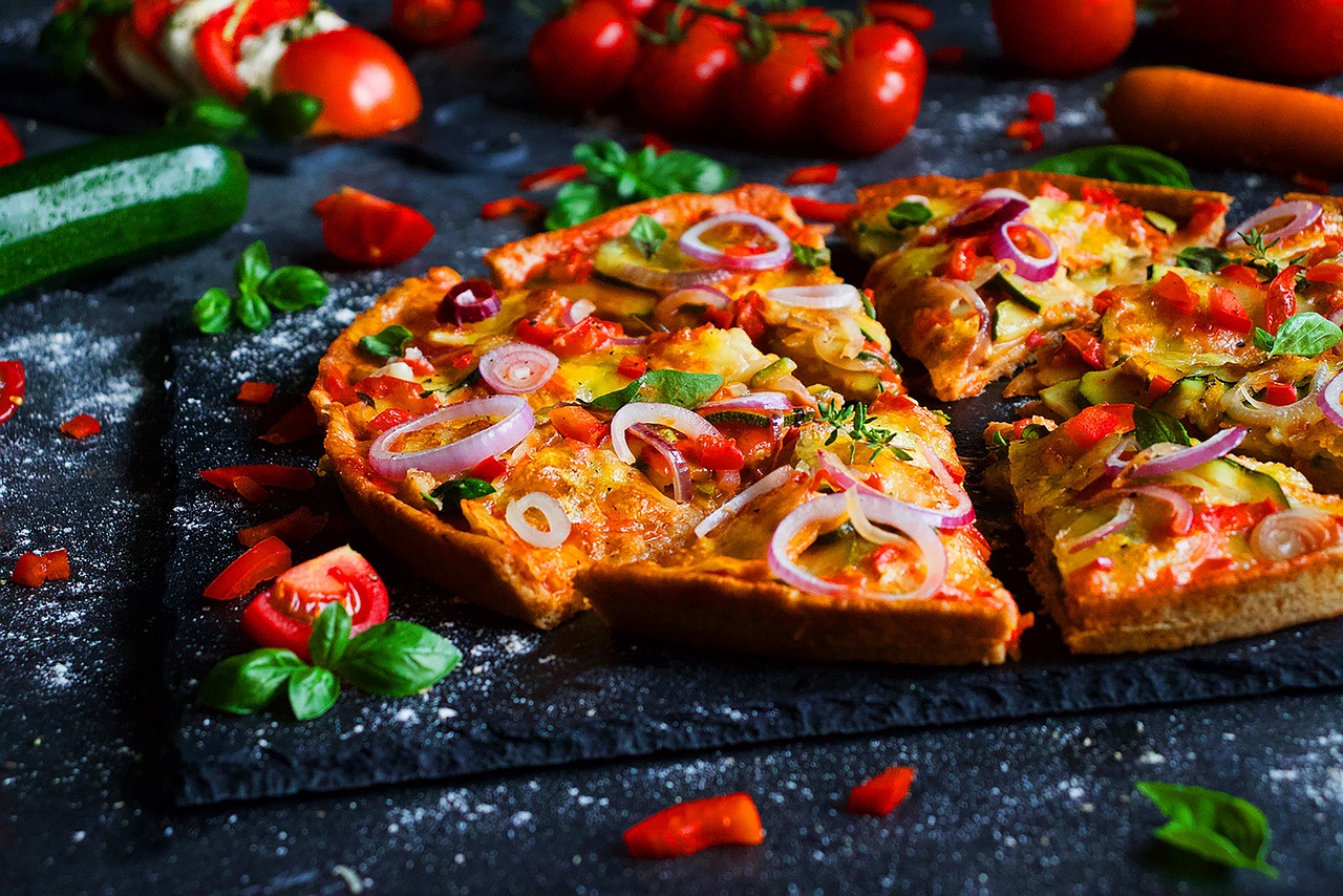 Pizza: A Crowd Pleaser (image credits: pixabay)