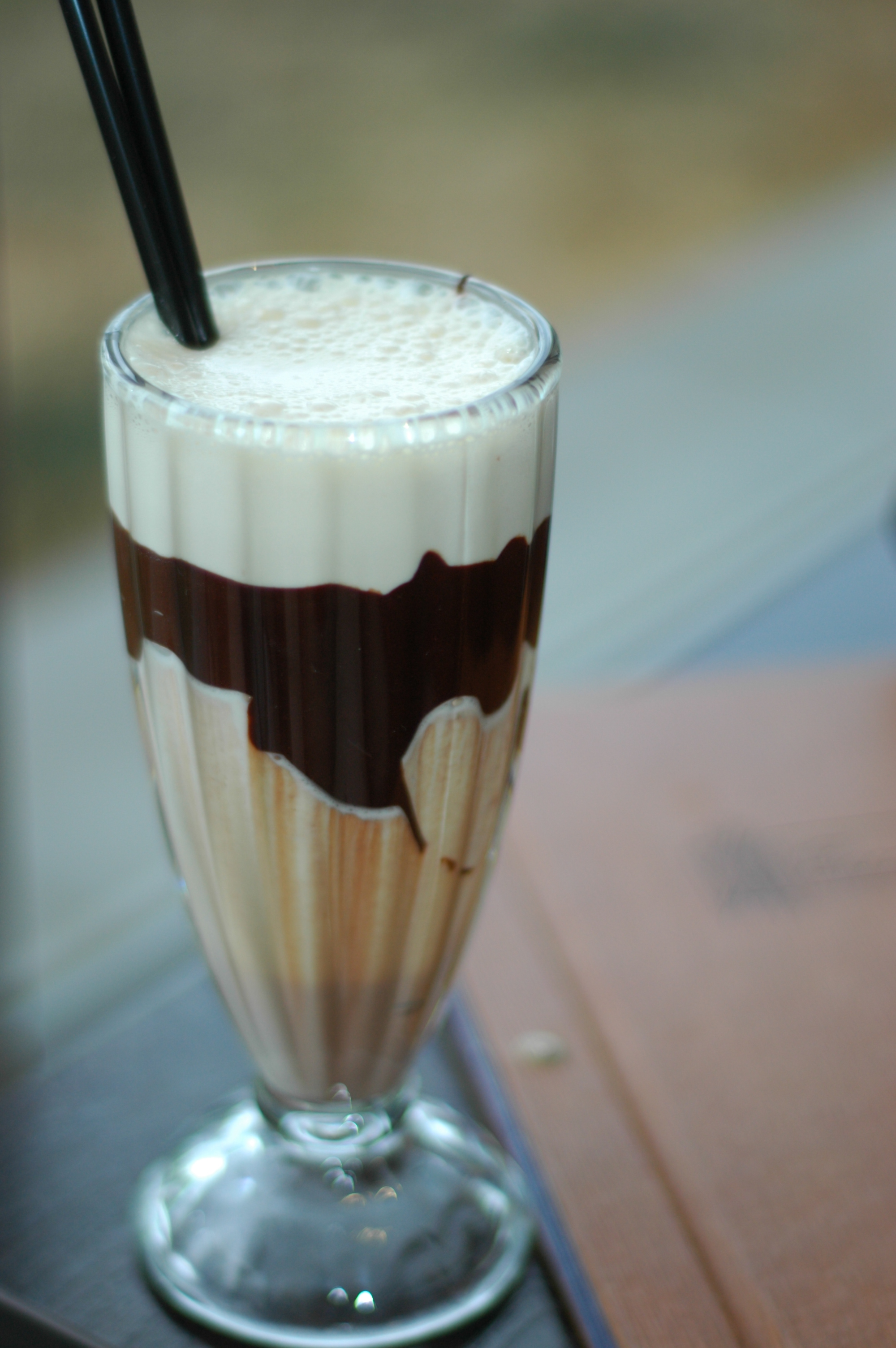 Fatburger Vanilla Shake (image credits: originally posted to Flickr as Irish Violet Crumble, CC BY 2.0, https://commons.wikimedia.org/w/index.php?curid=4192937)