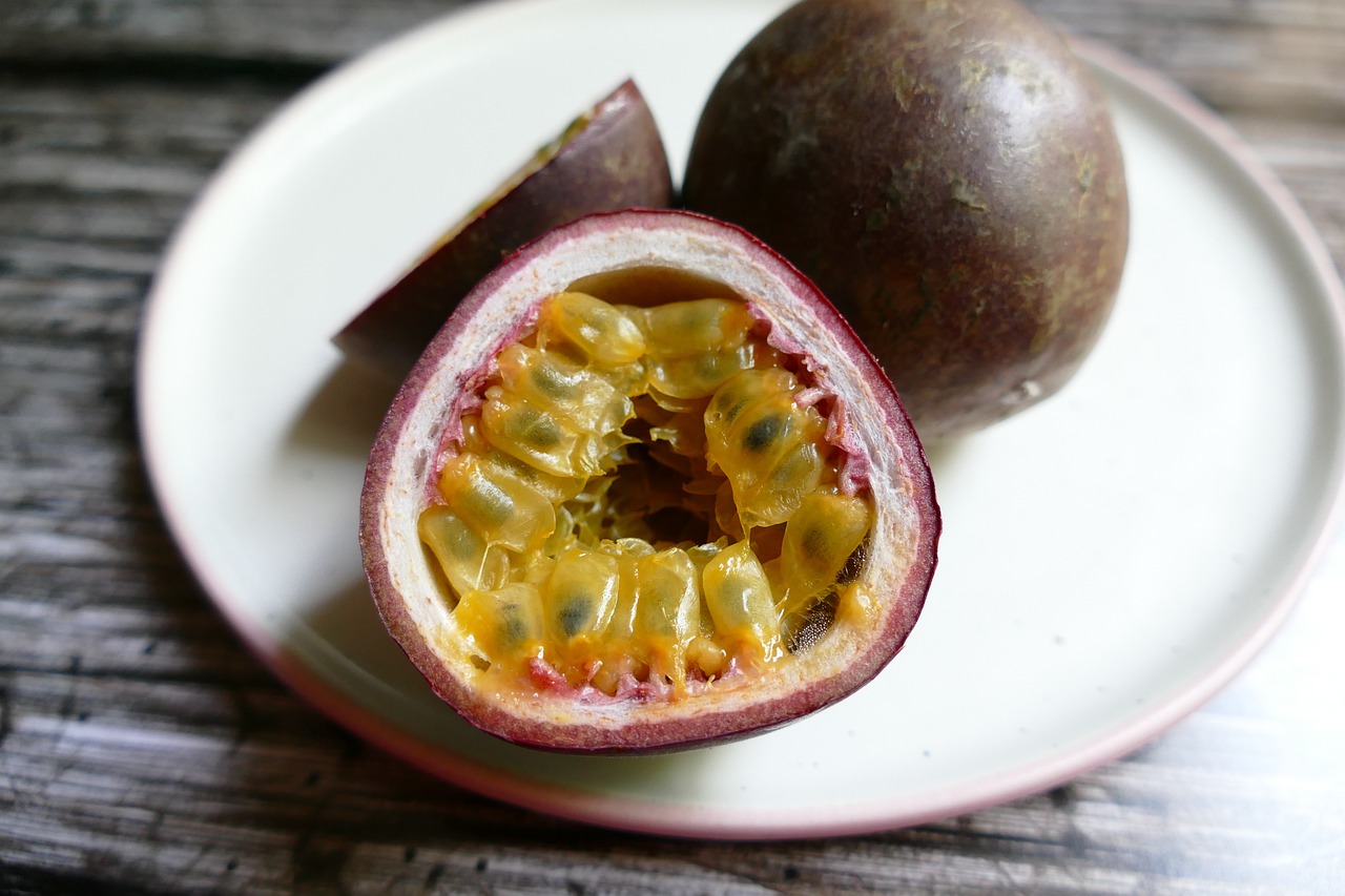 Passion Fruit (image credits: pixabay)