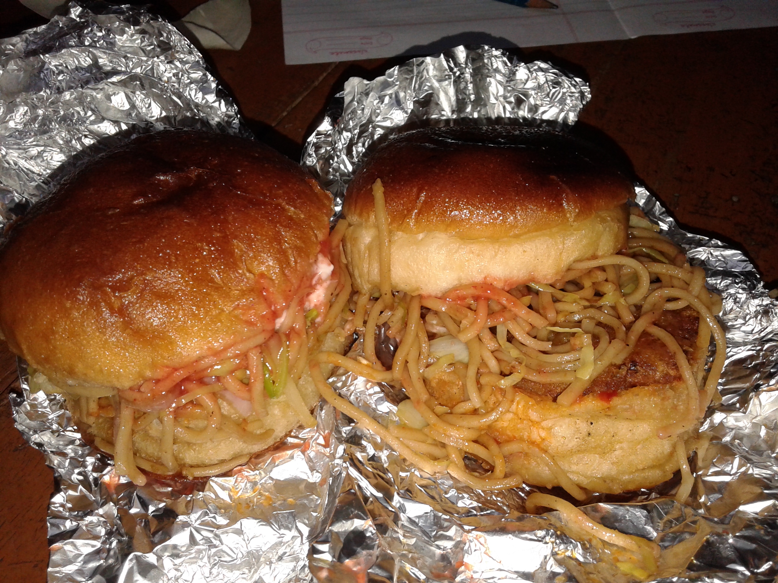 Ramen Burger (image credits: wikimedia)