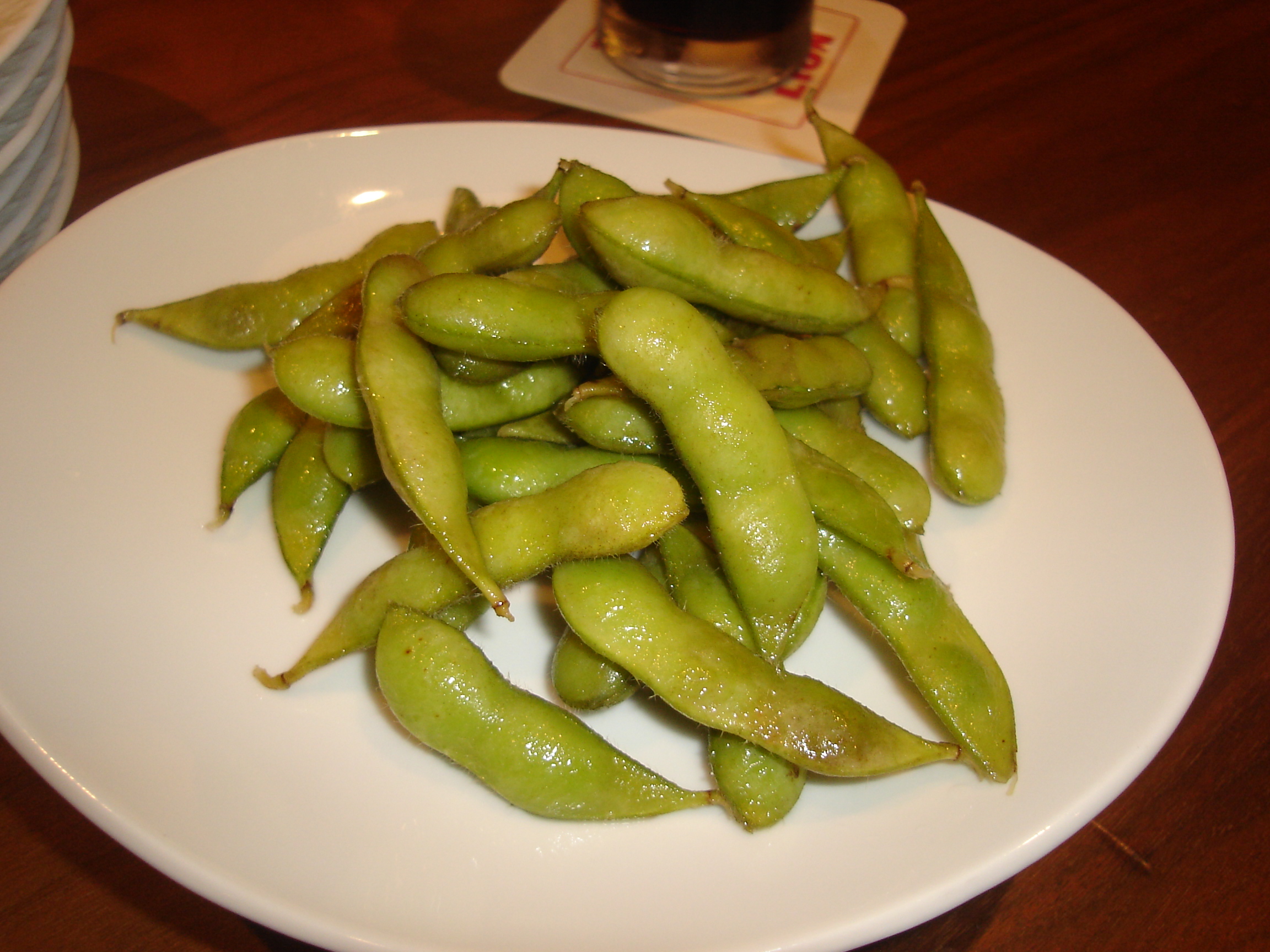 Edamame Pods: Crunchy, Fresh, and Satisfying (image credits: wikimedia)