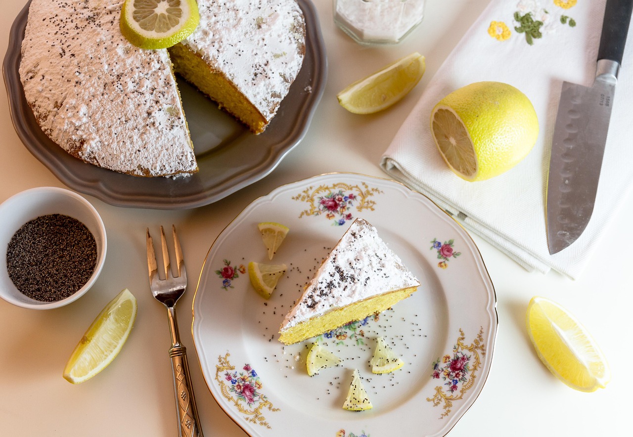 The Great Gatsby's Legendary Lemon Cakes: Jazz Age Indulgence (image credits: pixabay)