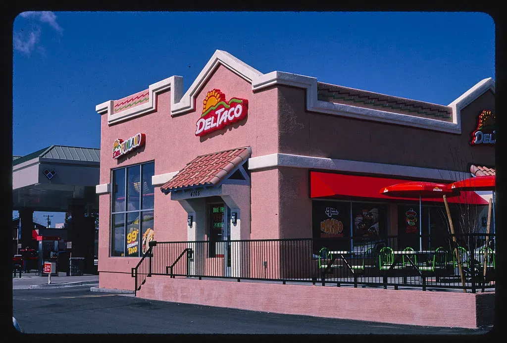 3. Del Taco: The Underdog Champion (Image Credits: Flickr)