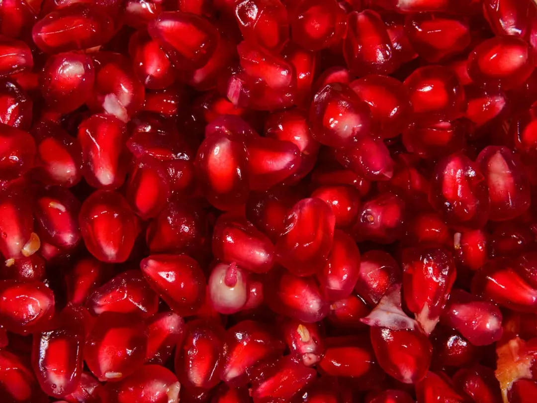 Pomegranate Seeds Are Inflammation Fighters in Disguise (Image Credits: Unsplash)