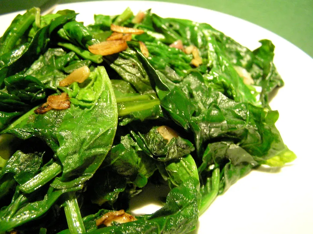 3. Cooked Spinach - The Leafy Green Secret (Image Credits: Flickr)