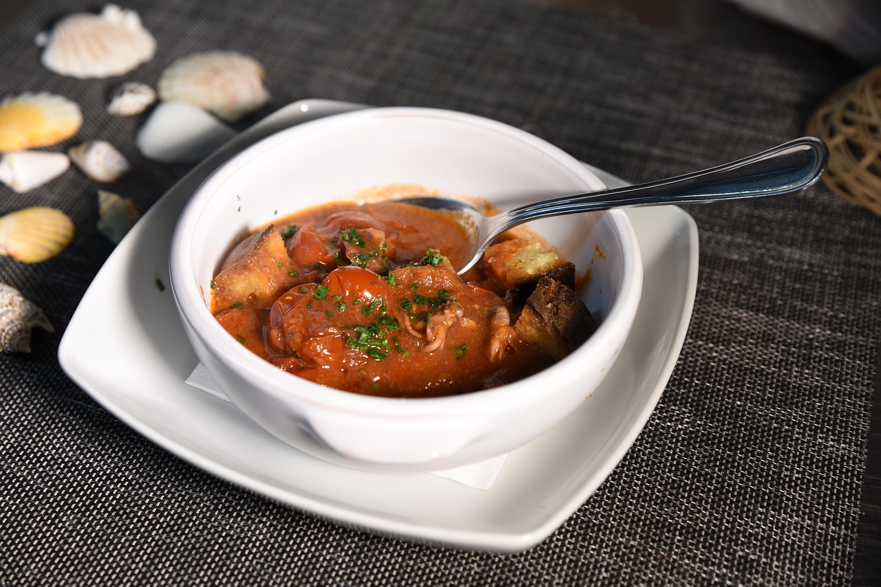 Gravy: The Sodium and Thickening Agent Issue (image credits: pixabay)