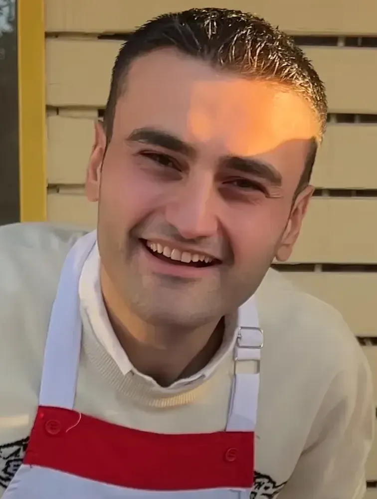 4. CZN Burak - The Smiling Chef Who Crossed Every Border (Image Credits: By Tuba Geçkil, CC BY 3.0)