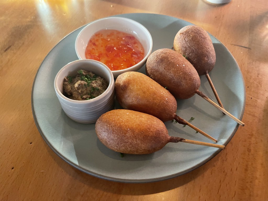 Mini Corn Dogs Revolutionize Fair Food Experience (image credits: flickr)