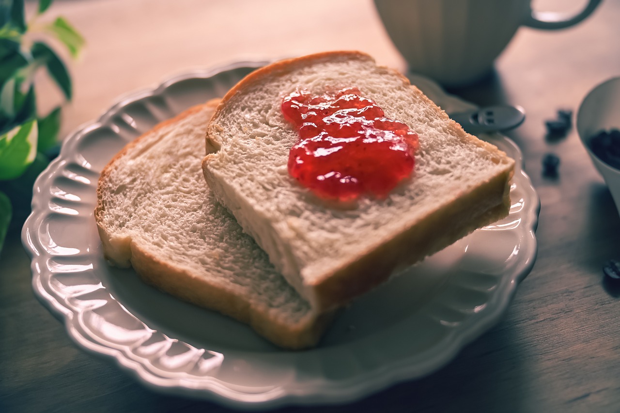 White Bread and Jam (image credits: pixabay)