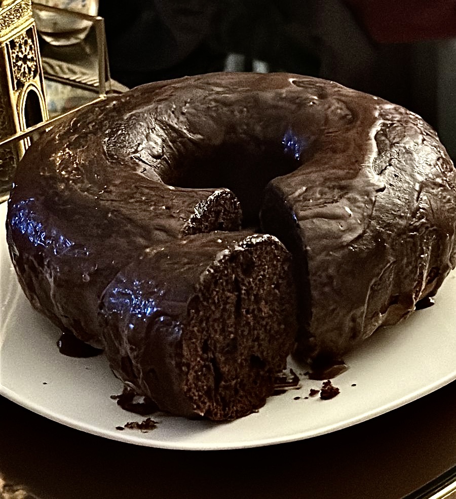 Chocolate Desserts Satisfy Universal Cravings (image credits: wikimedia)