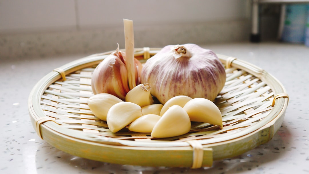 Garlic and Onions: The Aromatic Heart Protectors (image credits: unsplash)