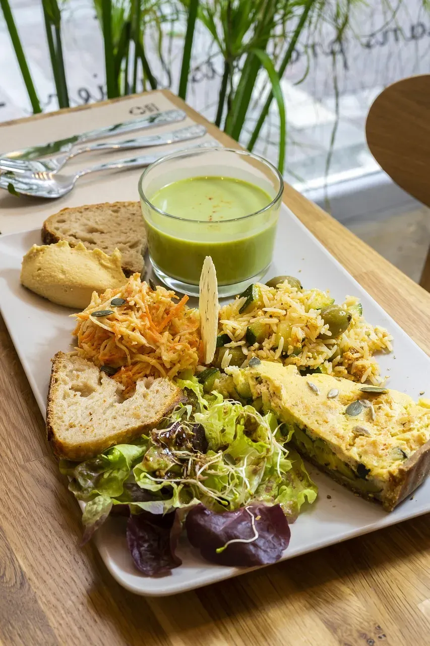 Rising Costs Are Crushing Restaurant Margins (Image Credits: Pixabay)