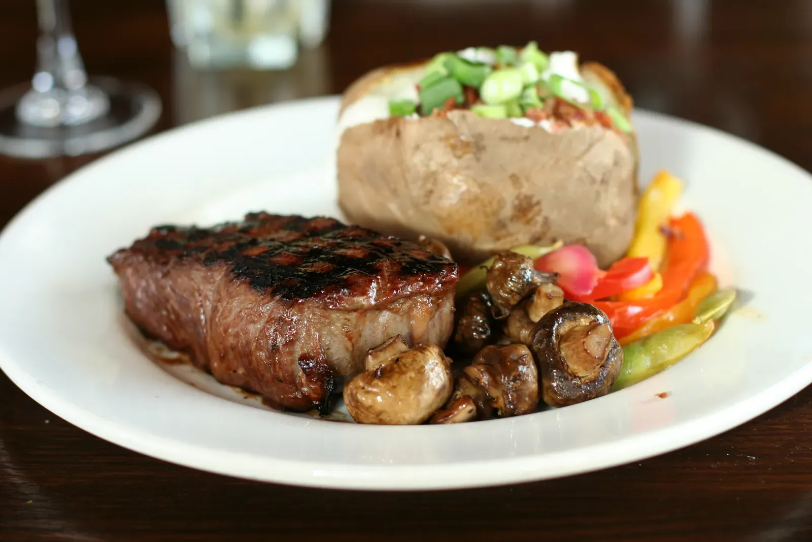 The Shocking Reality of 2025 Steak Prices (Image Credits: Wikimedia)