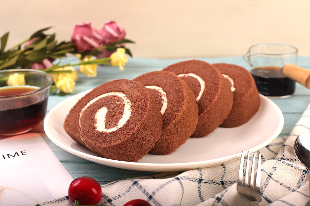 7. Ube & Coconut Swiss Roll: A Purple Powerhouse (image credits: pixabay)