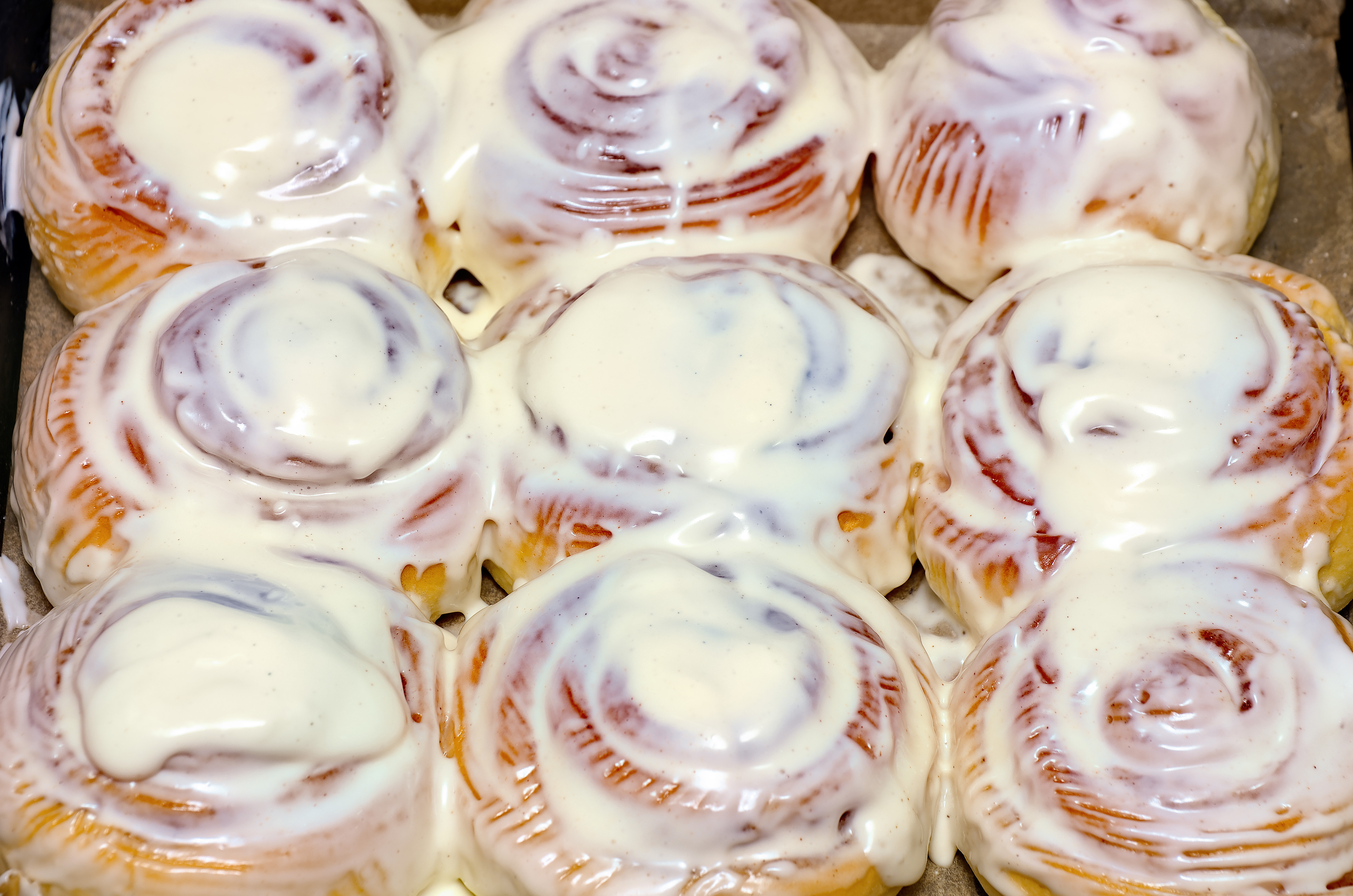 Cinnamon Rolls: Warm and Inviting (image credits: wikimedia)