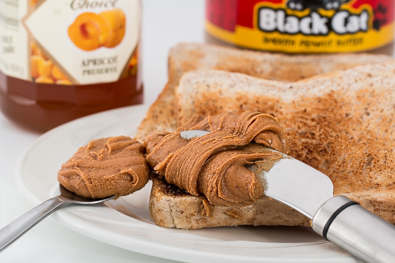 Reduced-Fat Peanut Butter: The Caloric Conundrum (image credits: pixabay)